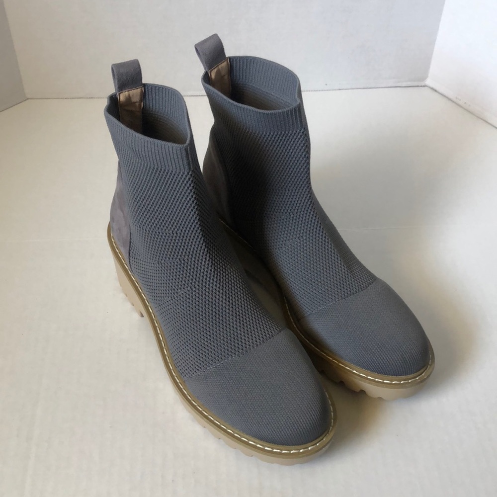 Nicole Miller Gray Knit Chelsea Ankle Boots with Tan Lug Sole